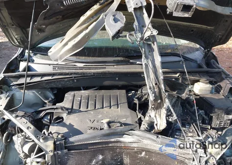 2014 Toyota Highlander Xle V6 z USA, uszkodzony, nr VIN 5TDJKRFH4ES014732